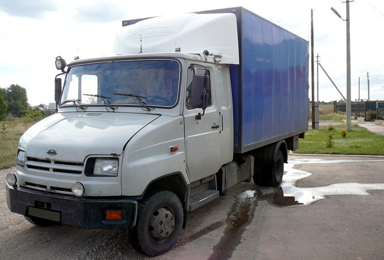 Заказ грузового автомобиля для транспортировки вещей : Сумки с личными вещами из Санкт-Петербурга в Хабаровск
